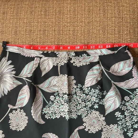 Floral Black and White Skirt Set - Picture 11 of 15
